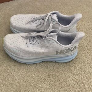 Hoka Clifton 9
